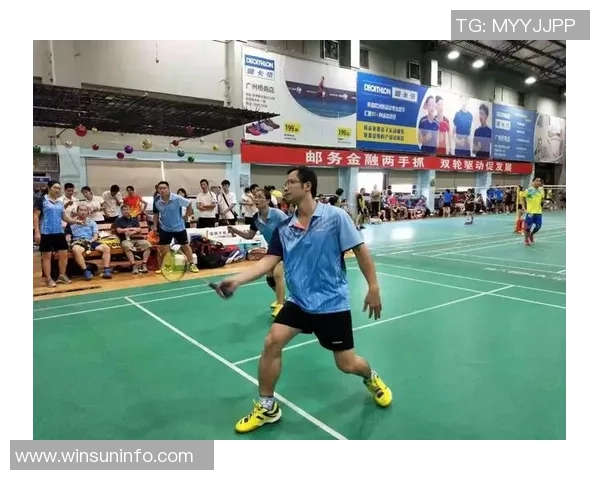 南京羽毛球队在世界锦标赛中的默契配合与战术分析